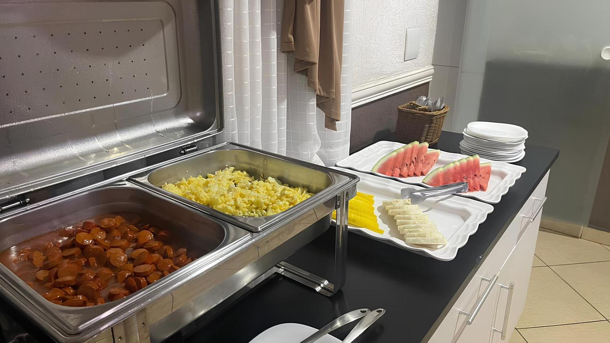Hotel Tenda Brigadeiro - 5 Minutos A Pe Do Metro E Praca Da Se, 8 Minutos Da Rua 25 De Marco E Liberdade - Estacionamento Opcional, Sao Paulo